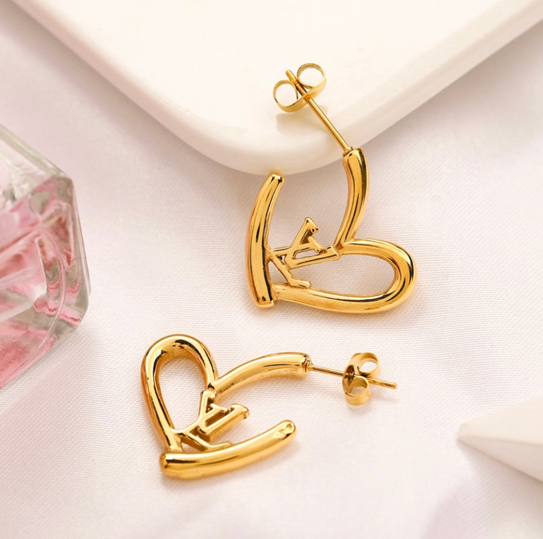 Louis Mini Heart Earrings