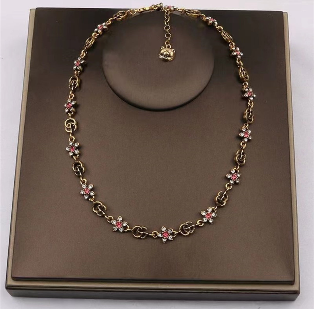 “ GG’s Flower “ Necklace