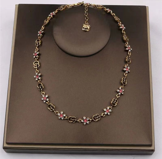 “ GG’s Flower “ Necklace