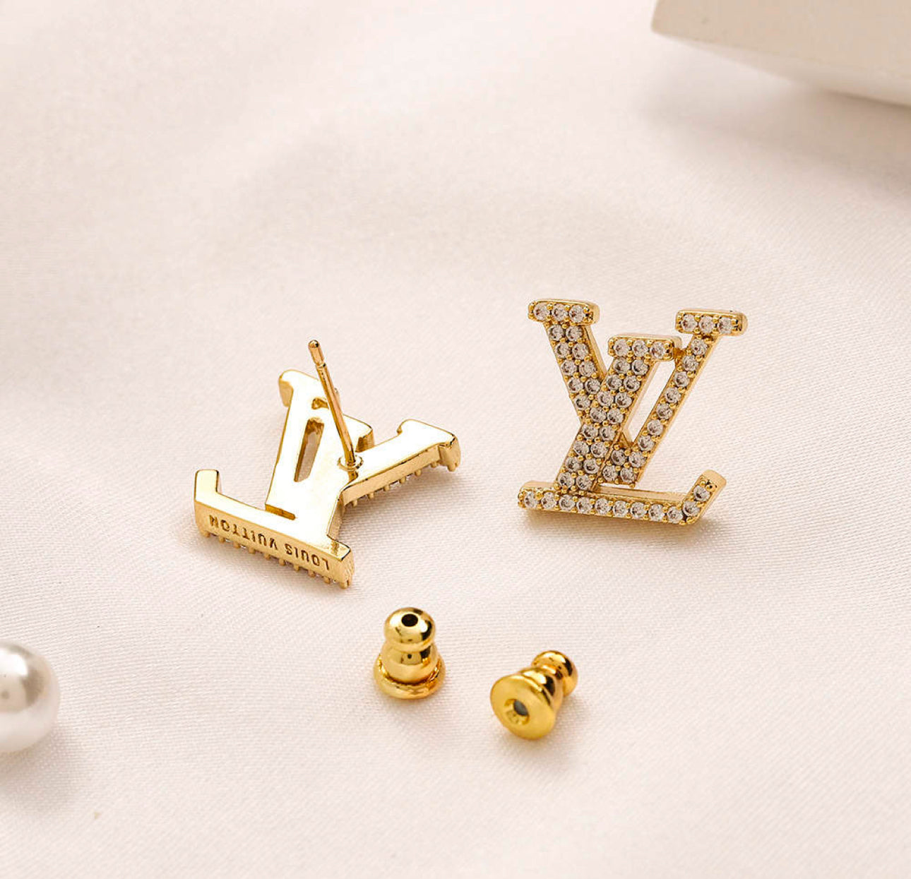 “ L’ Vite “ Stud Earrings