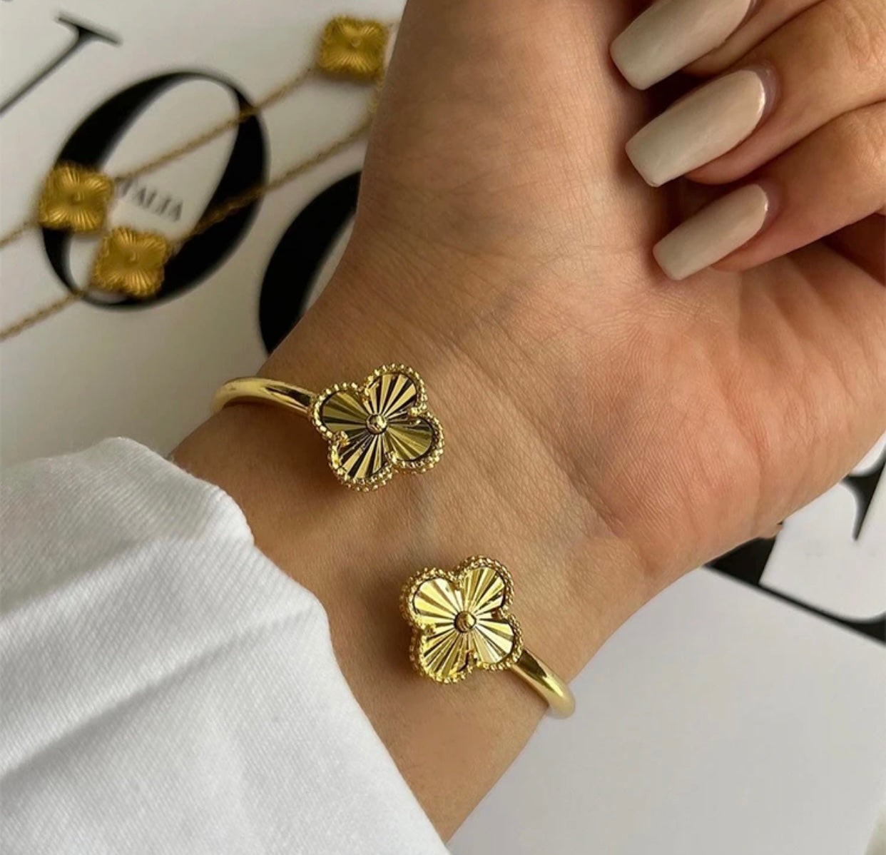 Lucky Leaf Bangle Bracelet