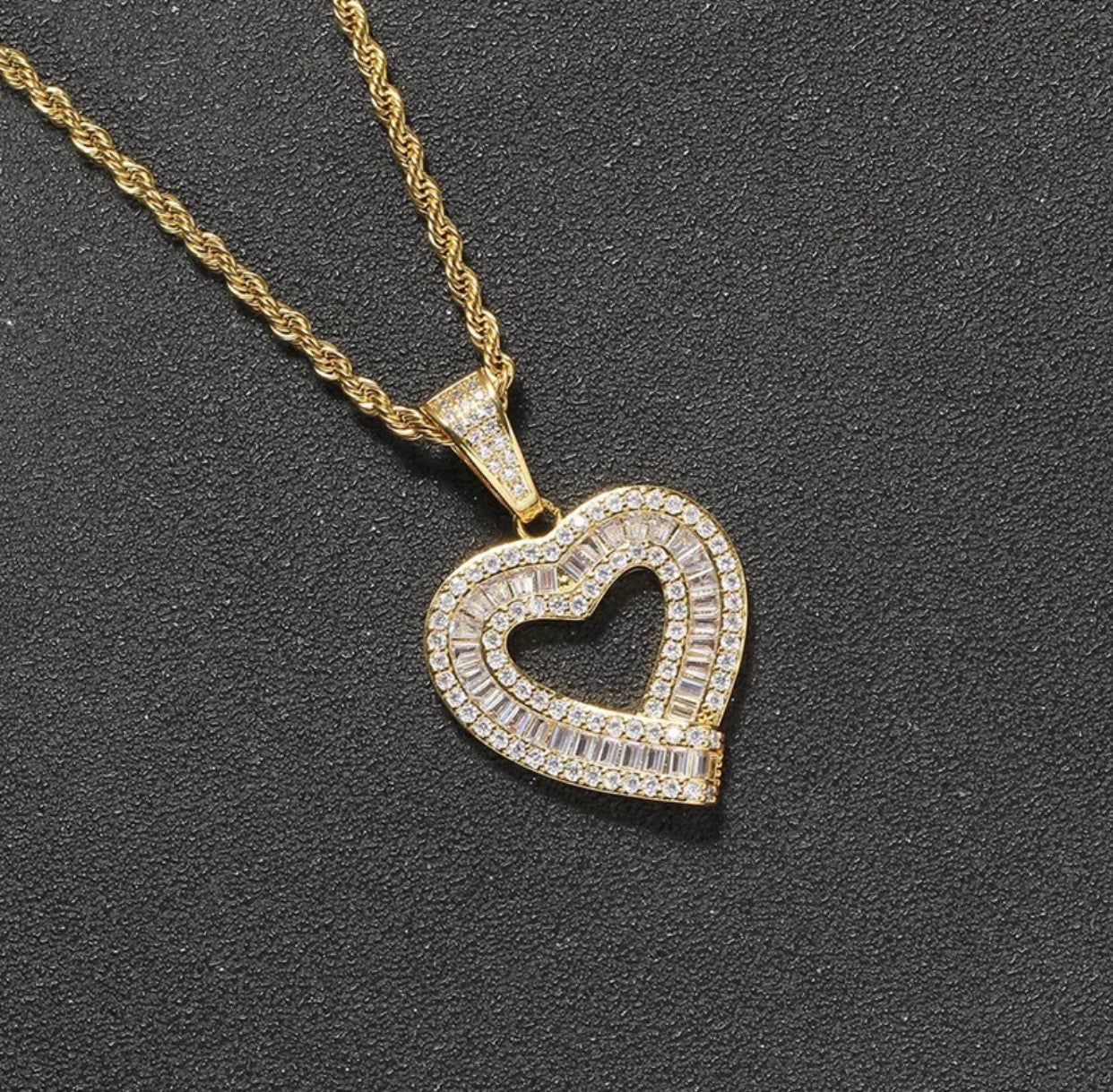 “ Heart on Ice” necklace